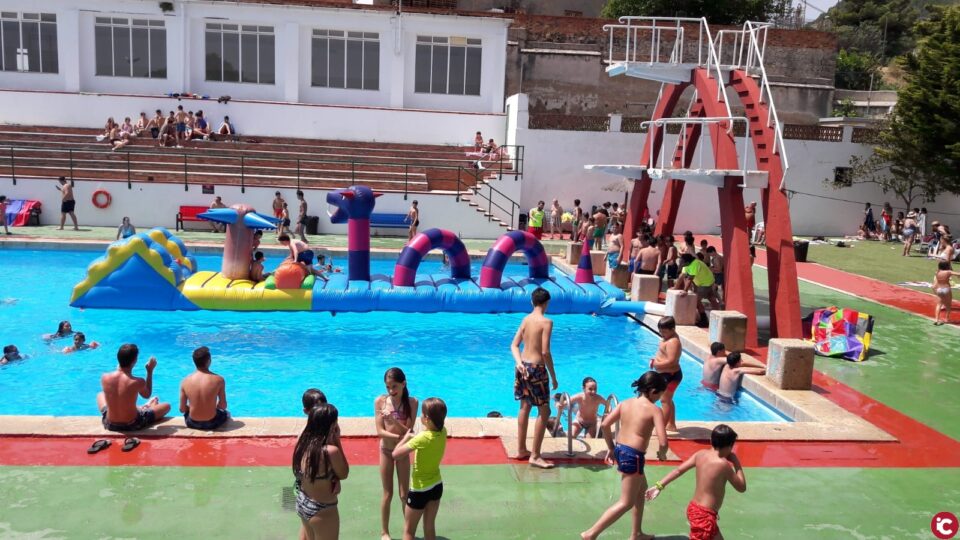 Vora 10.000 persones fan ús de les piscines municipals durant la primera quinzena dobertura