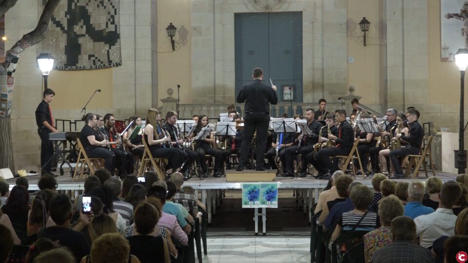 Concerts d´Estiu: Asociación musical Virgen del Remedio de Petrer y Sociedad instructiva musical Sones de Sax