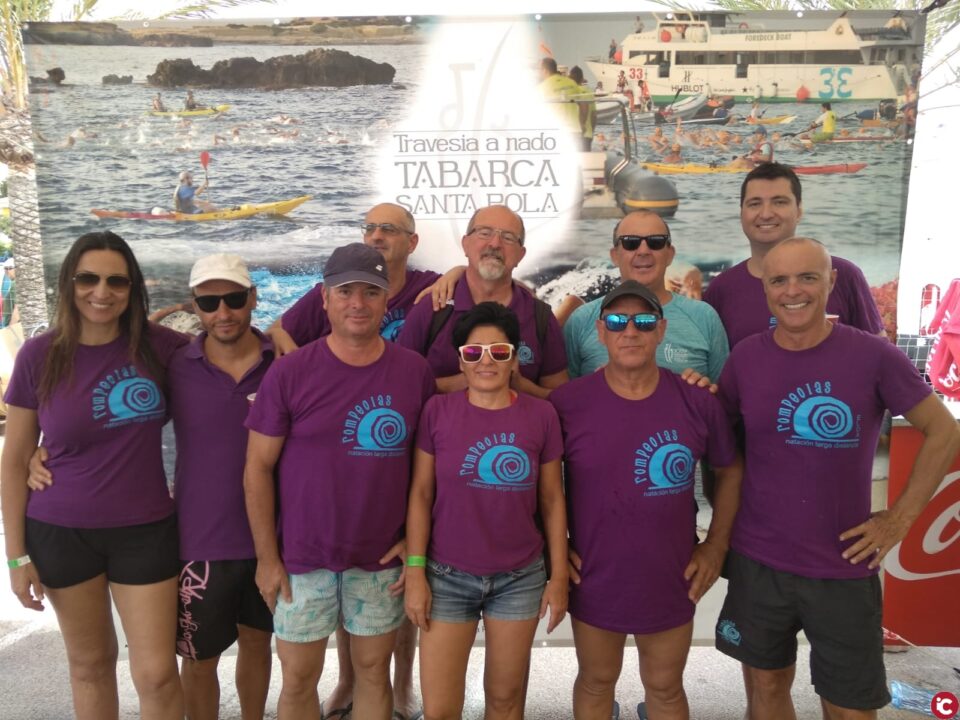 Los elementos no pudieron con los nadadores Rompeolas Eldenses en la trevesía Tabarca- Santa Pola 2019