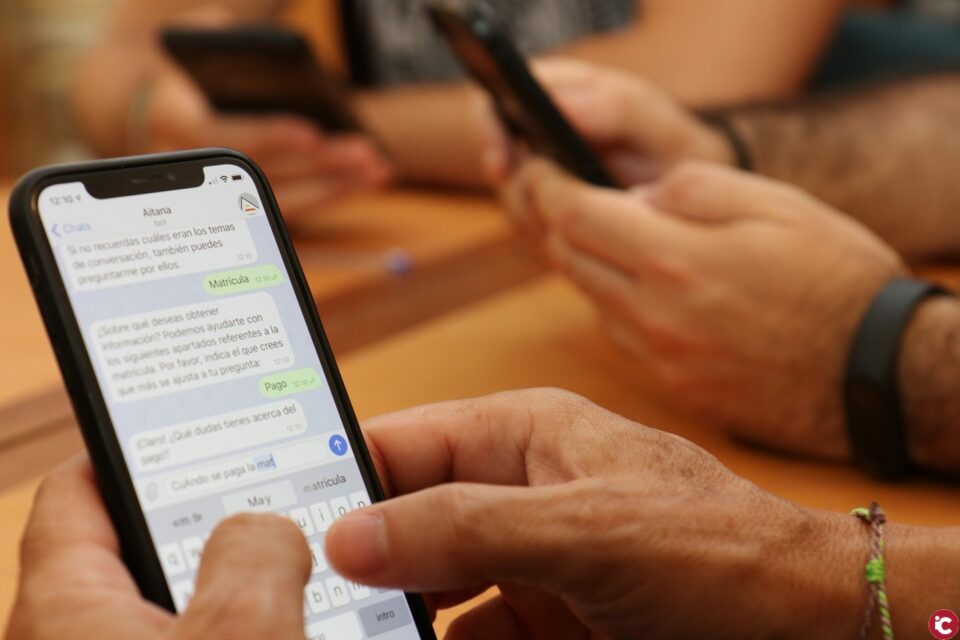 Un sistema d'intel·ligència artificial guiarà als alumnes en el procés de matriculació en la Universitat d'Alacant