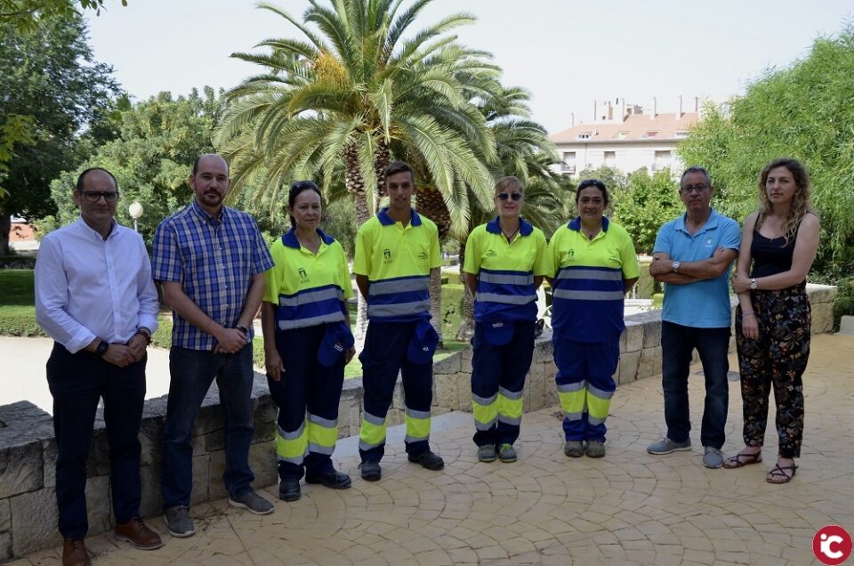 Petrer refuerza el servicio de mantenimiento de parques y jardines durante el verano