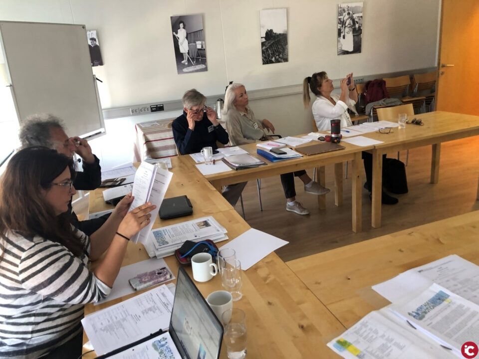 La Universitat d'Alacant presenta a Islàndia el pla formatiu per al disseny de rutes actives saludables per persones grans