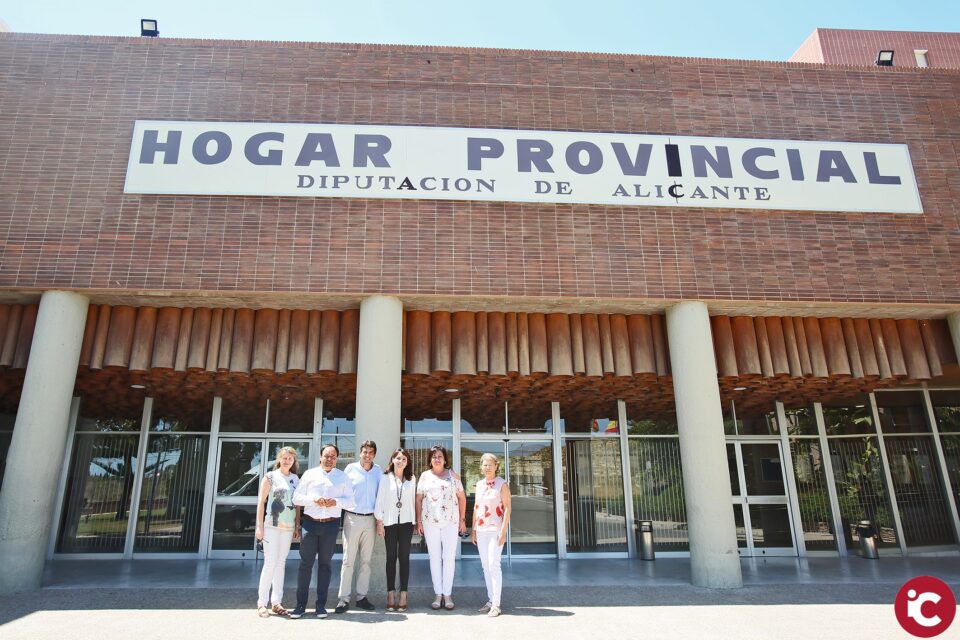 El presidente y la vicepresidenta han intercambiado impresiones con los trabajadores de la institución y han destacado su profesionalidad y labor