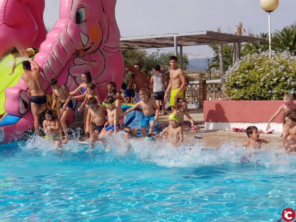 Un millar de niños y niñas de Elda participan en las Escuelas de Verano organizadas por el Ayuntamiento