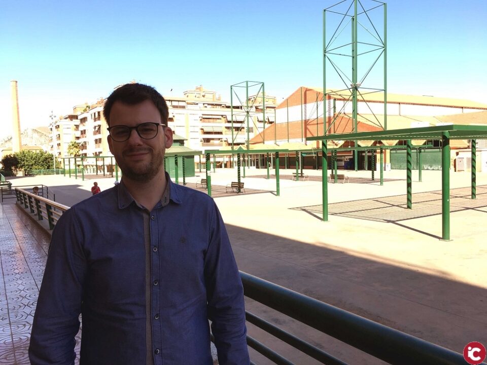 El Ayuntamiento invertirá 48.000 euros para solucionar los problemas de filtraciones al parking de la plaza dura del mercado de La Frontera