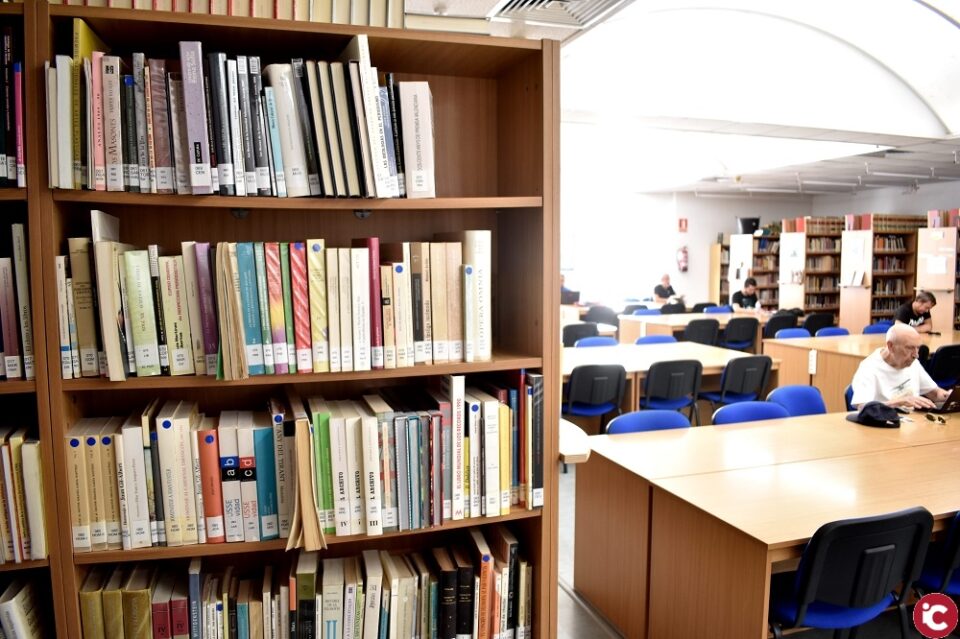 Las bibliotecas de Petrer reciben una subvención de 6.000  para la adquisición de material bibliográfico