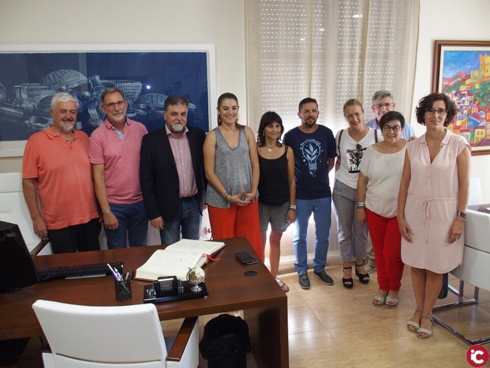 La Consellera de Agricultura visita Villena para conocer sus necesidades hídricas