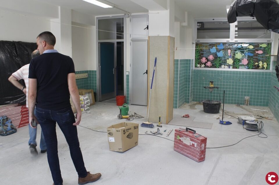 En marxa les obres per adequar una aula per alumnes de 2 anys en Horta Major