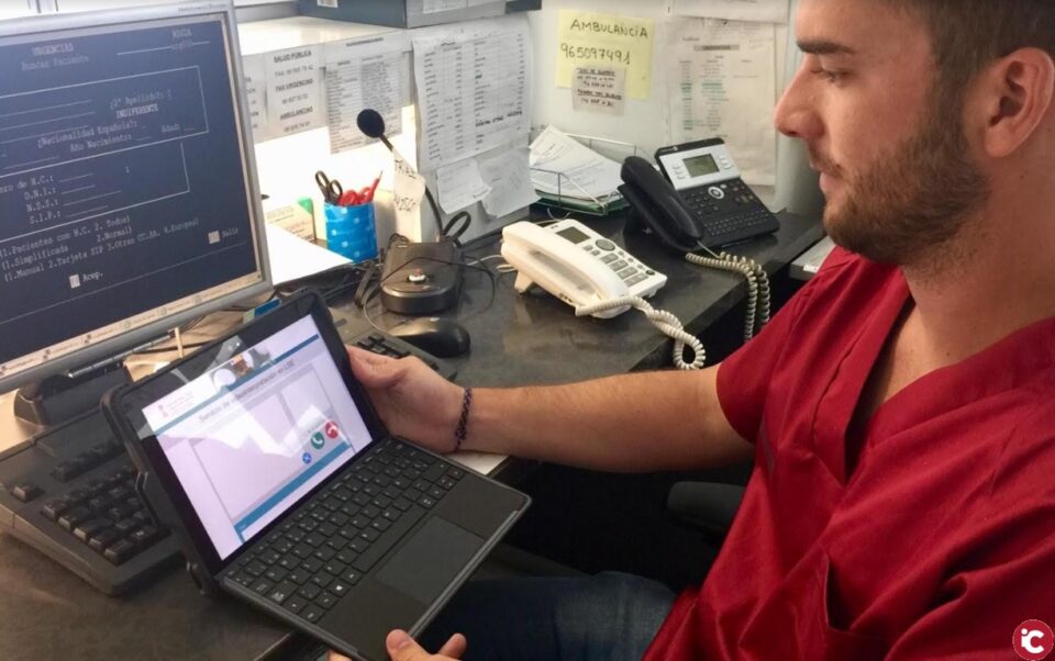 El Hospital de Elda pone en marcha un sistema de videointerpretación con lenguaje de signos en urgencias