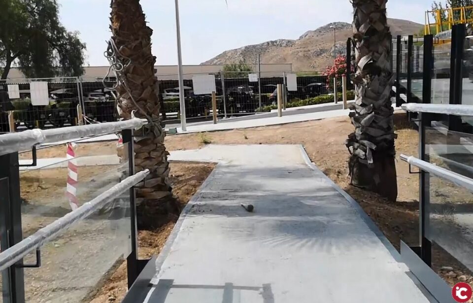 A buen ritmo van las obras de accesibilidad de la entrada principal del Hospital de Elda