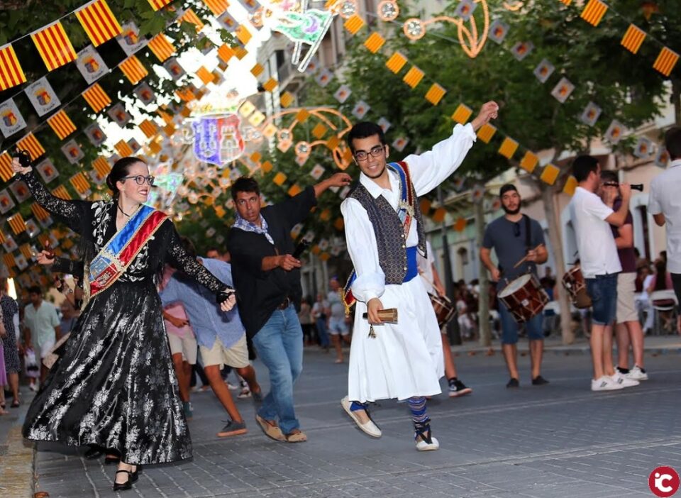 La setmana gran de les festes de Xixona arranca amb la mostra de Folklore