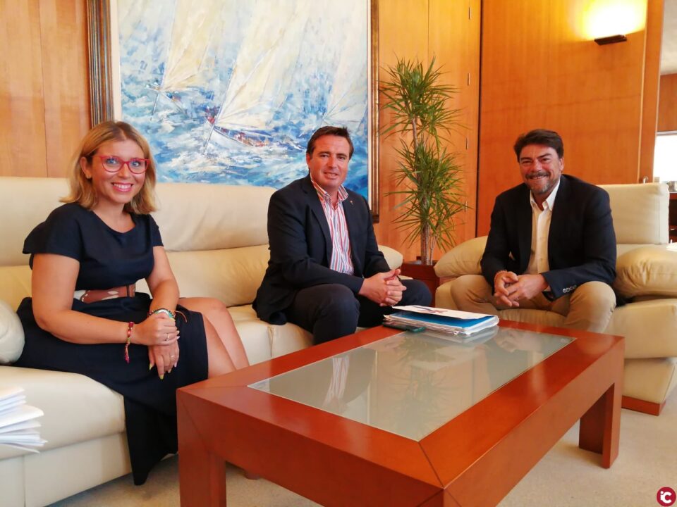 El alcalde se reúne con el nuevo director general de Turismo de la Generalitat para impulsar los proyectos de Alicante