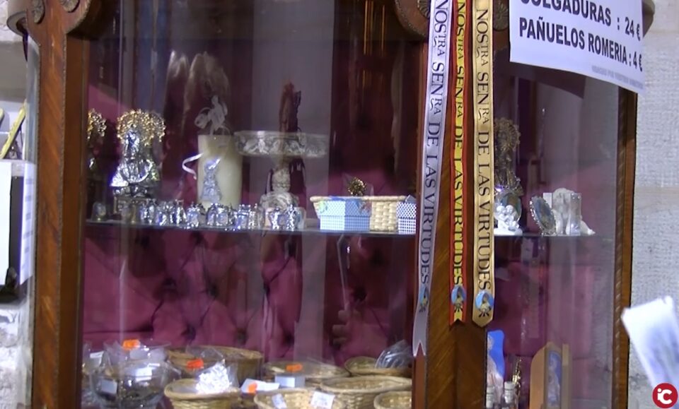 Visitamos el lugar de la venta de recuerdos de la Virgen de Las Virtudes