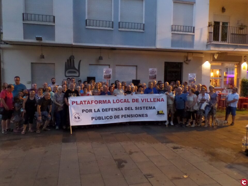Concentración Paseo Chapí de la Plataforma Local por la defensa del sistema público de Pensiones