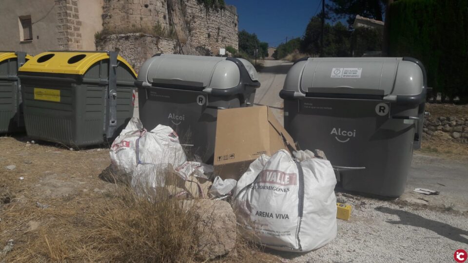 LAjuntament identifica els responsables dun abocament illegal denderrocs en Barxell