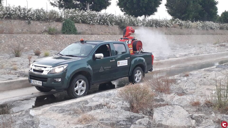 Alicante refuerza la fumigación contra los mosquitos tras los últimos episodios de lluvias