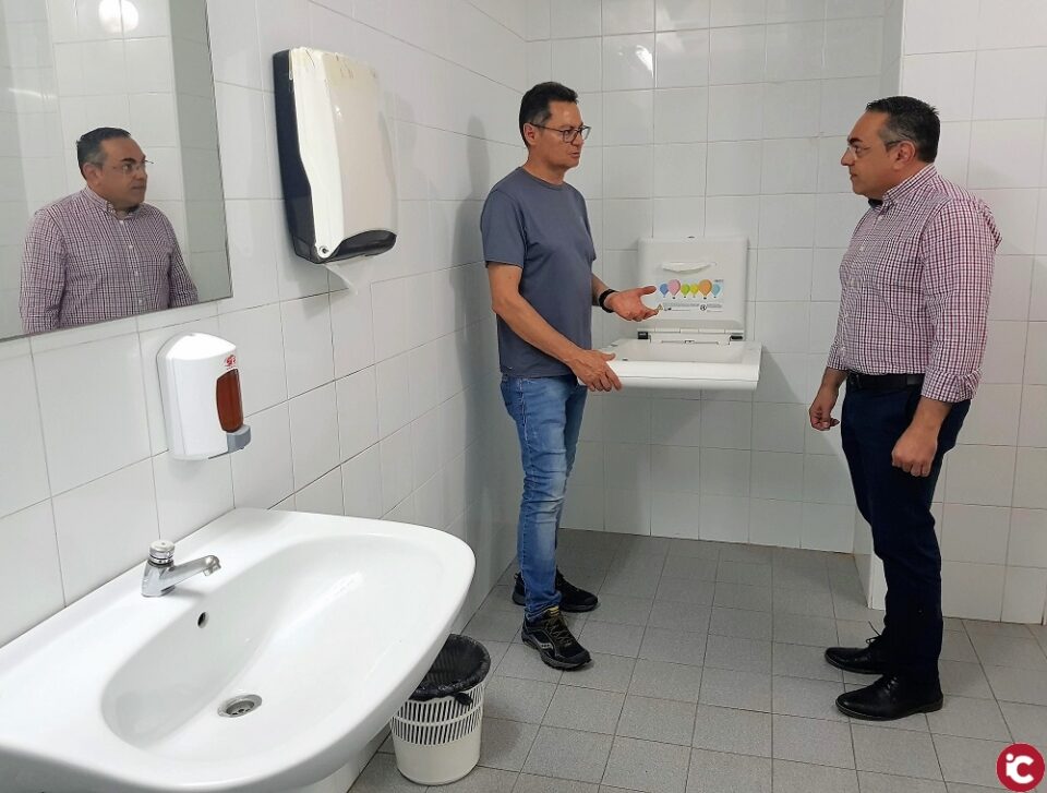 El Ayuntamiento de Elda moderniza los aseos públicos y los vestuarios para comerciantes del Mercado de San Francisco