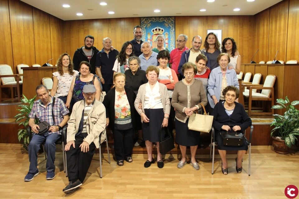 La Asociación de Familiares y Amigos de Enfermos de Alzheimer visita el Ayuntamiento de Ibi