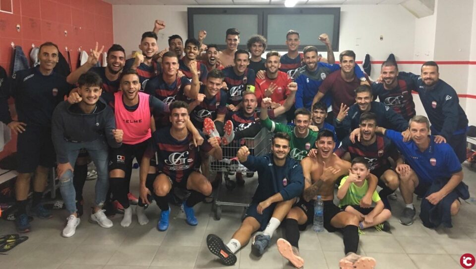 El Deportivo Eldense prosigue como líder de la tercera valenciana
