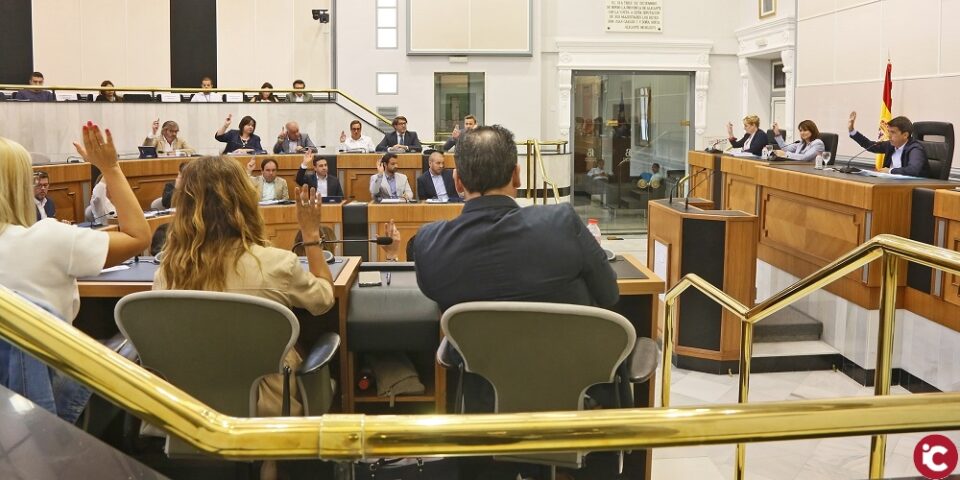 La Diputación de Alicante aprueba con el único voto en contra del Grupo Socialista reclamar al Gobierno una solución urgente a la financiación autonómica