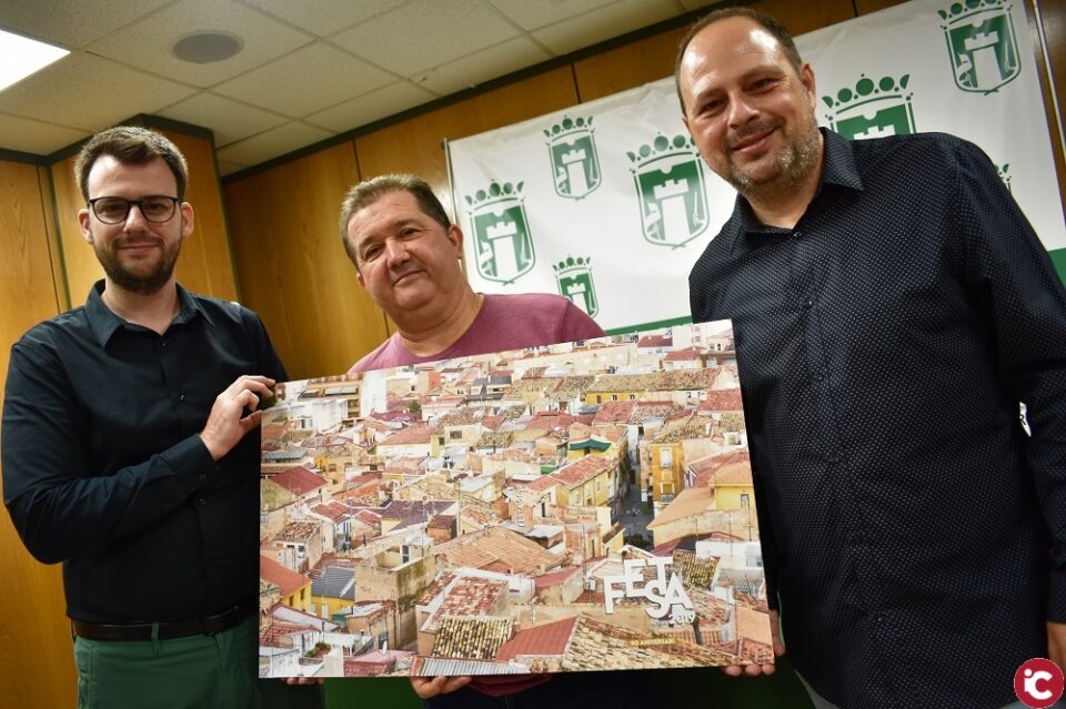 La Revista Festa cumple 40 años con récord de páginas de contenido