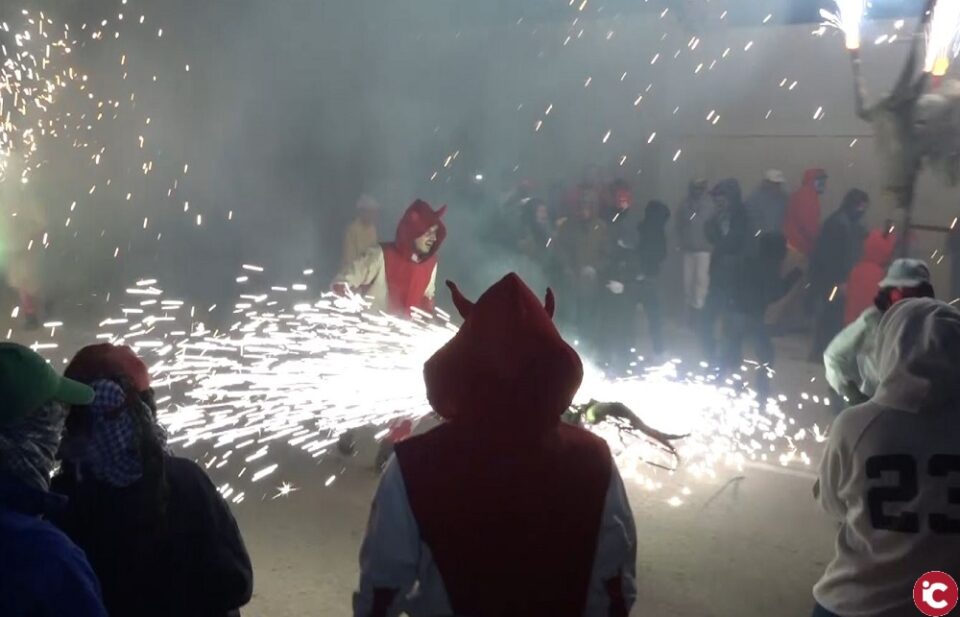 Els Dimonis Rafolins il·luminen els carrers de l'Alqueria d'Asnar