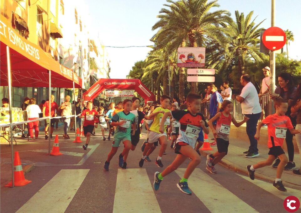 El parque Doctor Calatayud acoge de nuevo la Milla urbana "Villa de Aspe"