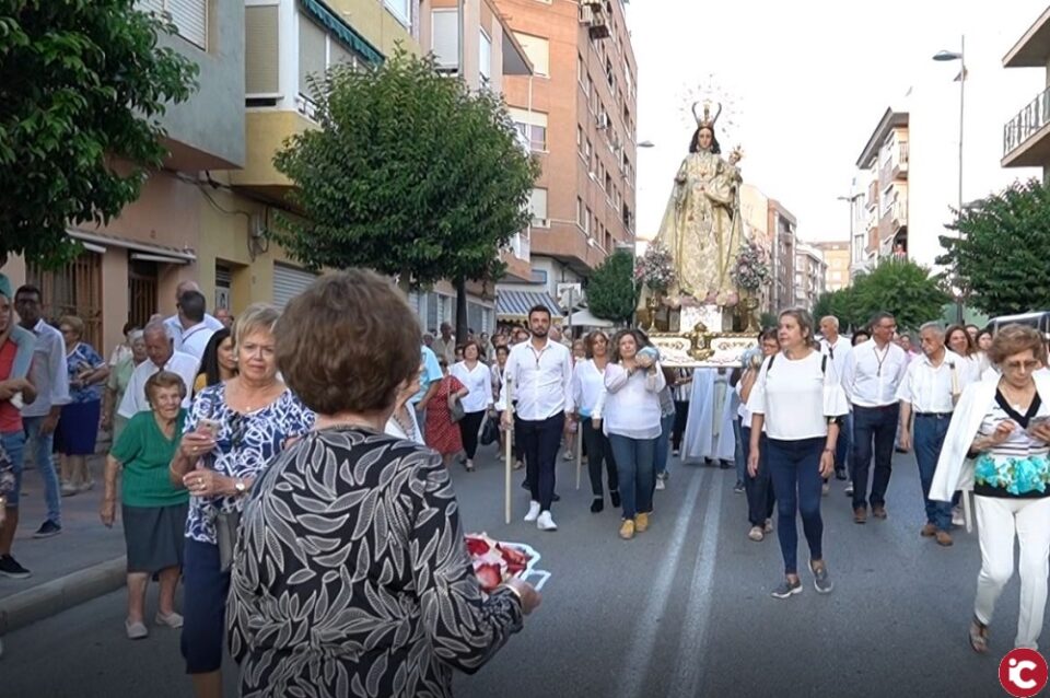 Petrer da inicio a sus Fiestas Patronales con el traslado de la Virgen del Remedio