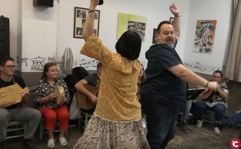 El Grup de Danses Carrascal dAlcoi ens obri les portes de la seua seu