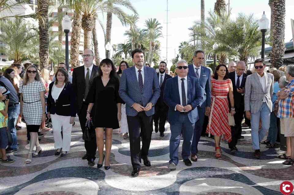 El alcalde preside los actos del 9 d´Octubre en la Explanada