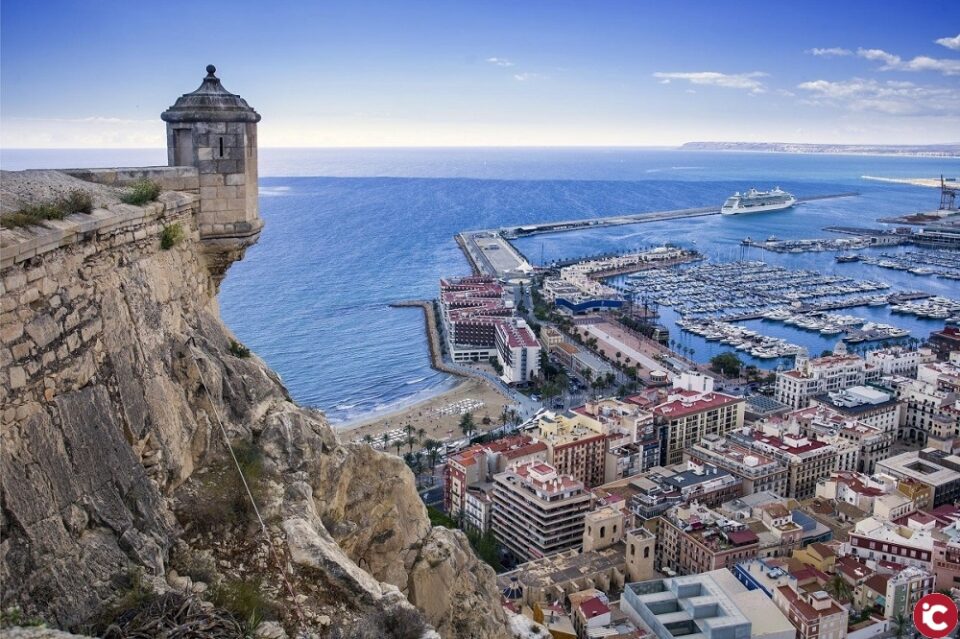 Alicante aumentó en un 17 por ciento la recogida selectiva de envases y en un 50 por ciento el cartón en 2018 hasta alcanzar las 6.700 toneladas