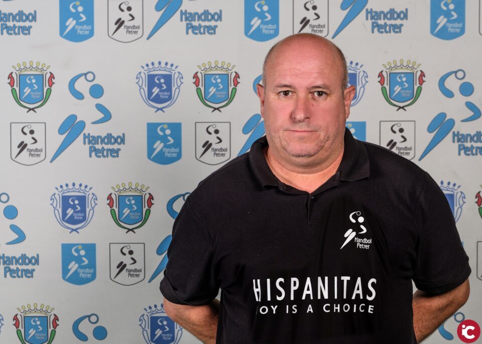 José Miguel Juárez asume la dirección del primer equipo del Club Balonamno Petrer por motivos personales