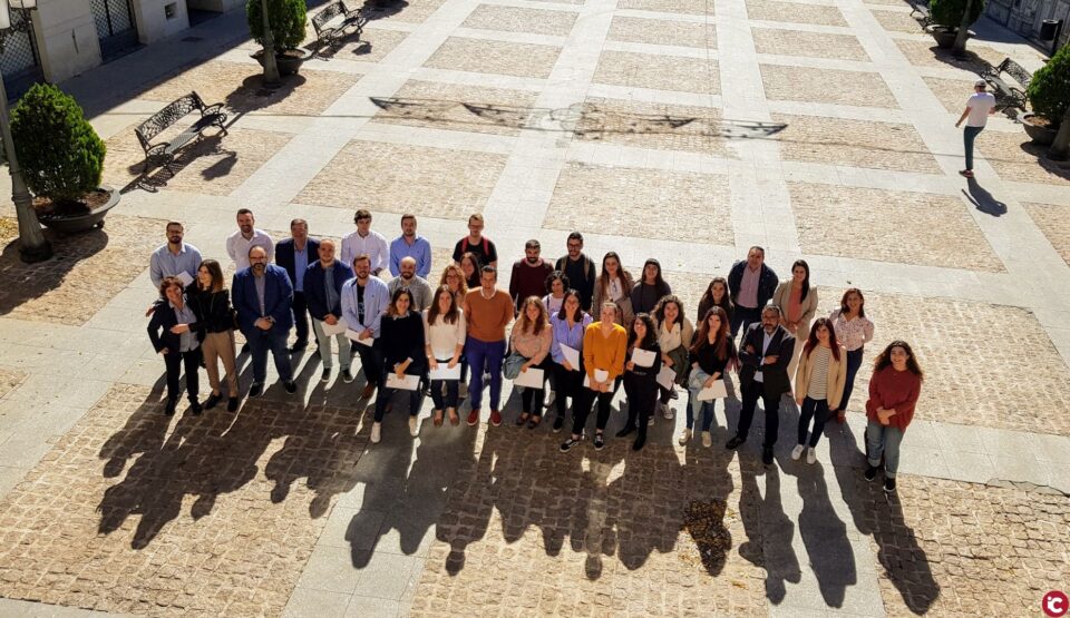El Ayuntamiento de Elda da la bienvenida a los 23 chicos y chicas que se incorporan al Programa Emcuju 2019