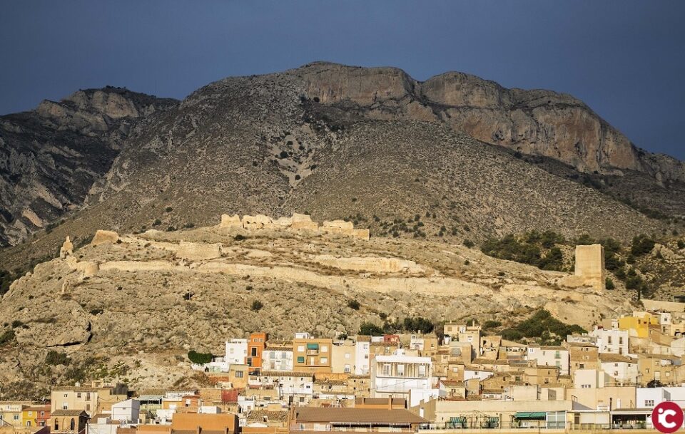 El Ayuntamiento adjudica las obras de restauración del castillo de la Torre Grossa de Xixona