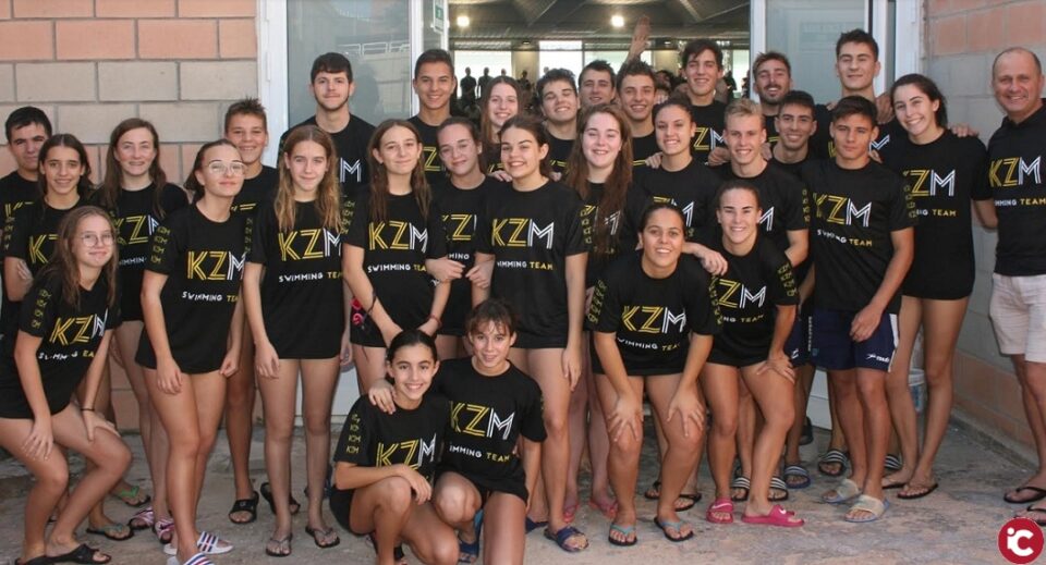 Comienza una nueva nadadura el Centro de Natación Petrer-Carpintería metálica la Villa en