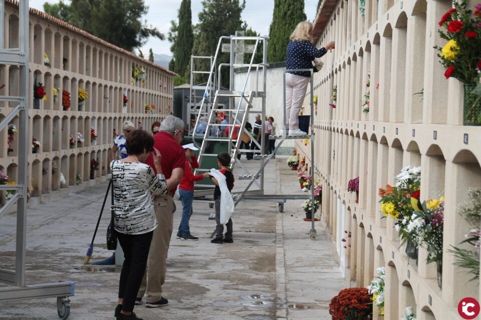 El Ayuntamiento programa servicios especiales para el día de Todos los Santos