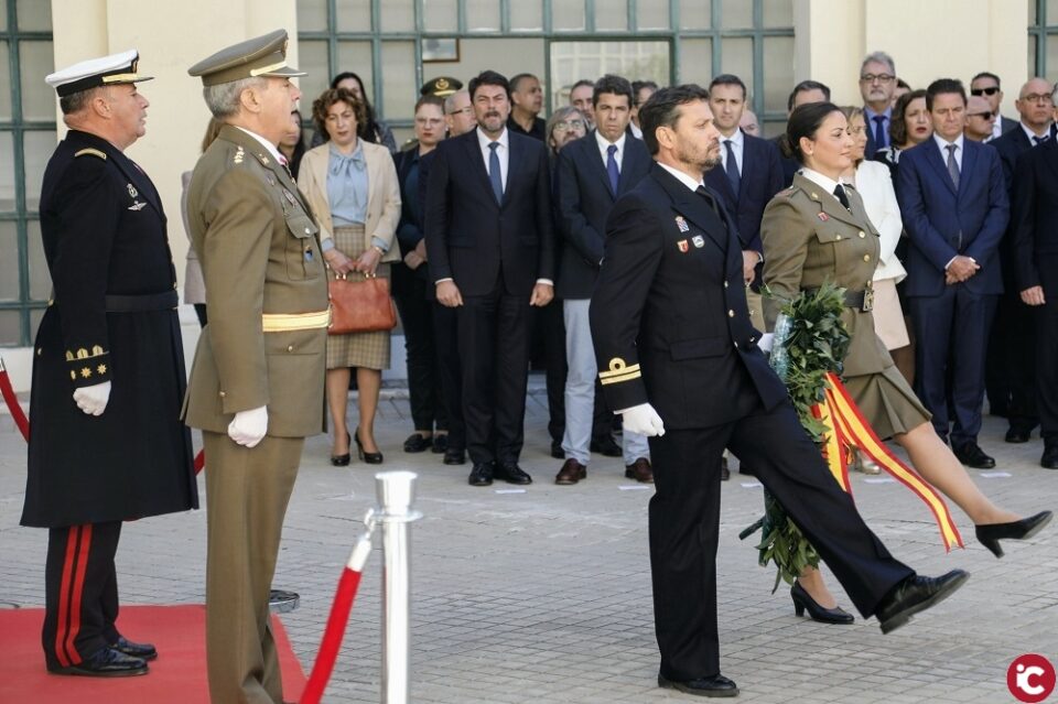 El alcalde asiste a los actos por el 25 aniversario de la Subdelegación de Defensa en la ciudad