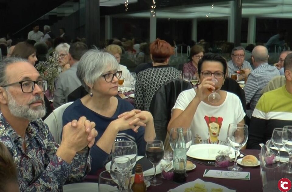 Cena homenaje organizada por la Asociación Sense Barreres de Petrer