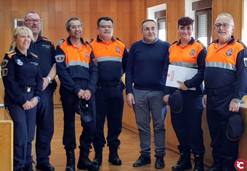 El Ayuntamiento incorpora cuatro nuevos voluntarios a Protección Civil de Elda
