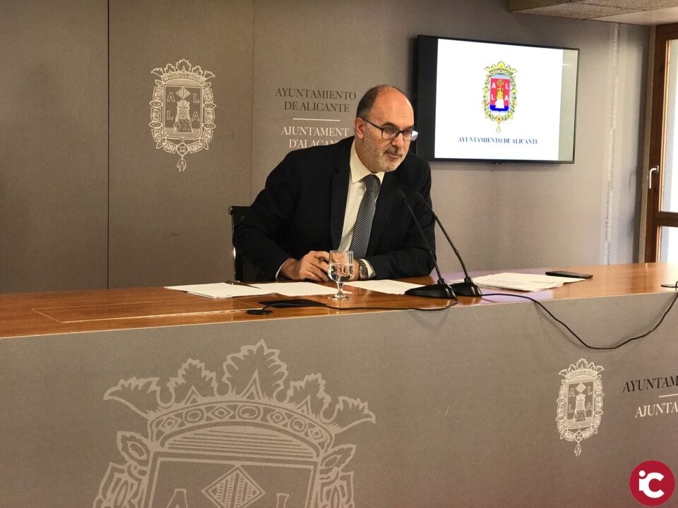 El Ayuntamiento de Alicante contrata a 31 profesionales desempleados de larga duración dentro del programa EMCORP con una subvención de más de medio millón de euros