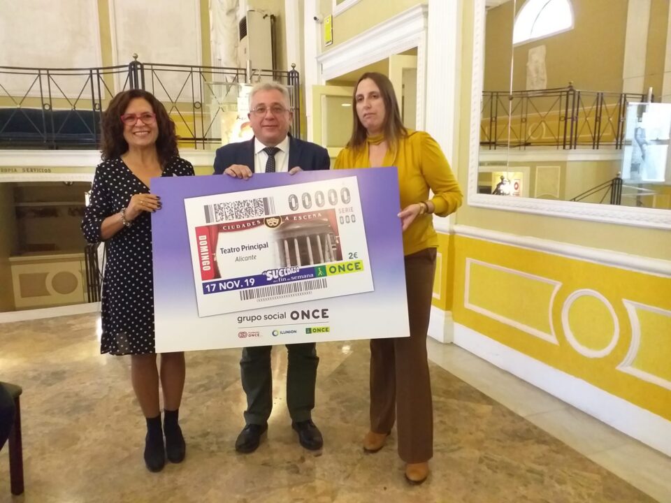 El cupón de la ONCE se sube las tablas del Teatro Principal de Alicante