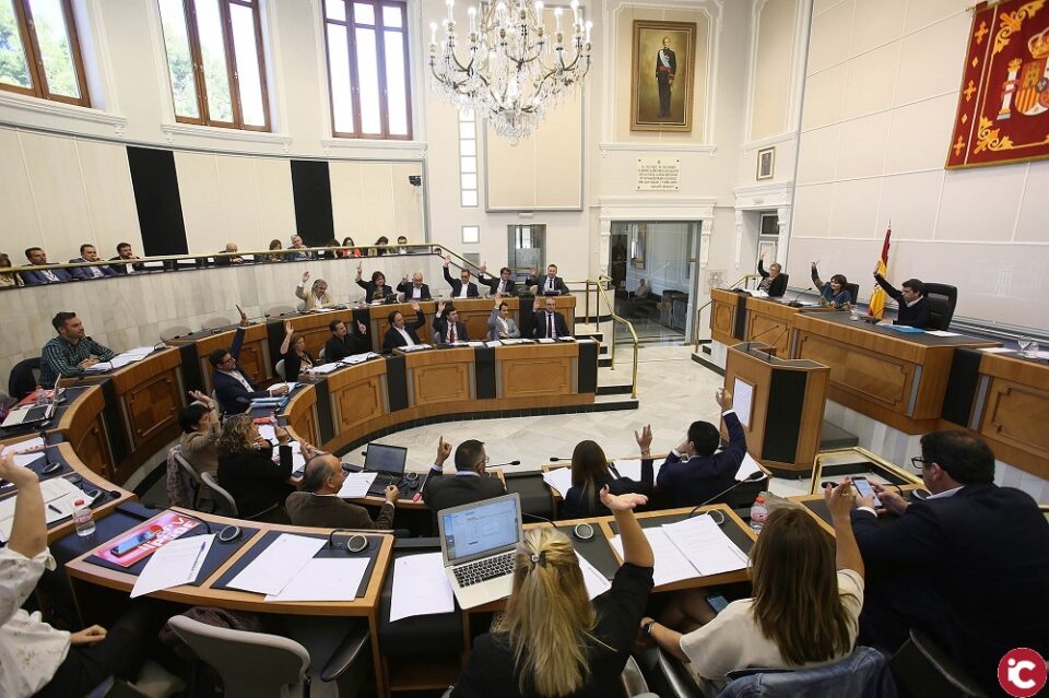 El pleno de la Diputación de Alicante insta al Consell a bajar impuestos y eliminar el de Sucesiones y Donaciones