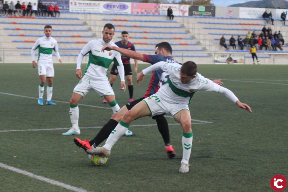 El Deportivo triunfa ocho jornadas después (2-1 ante el Ilicitano)