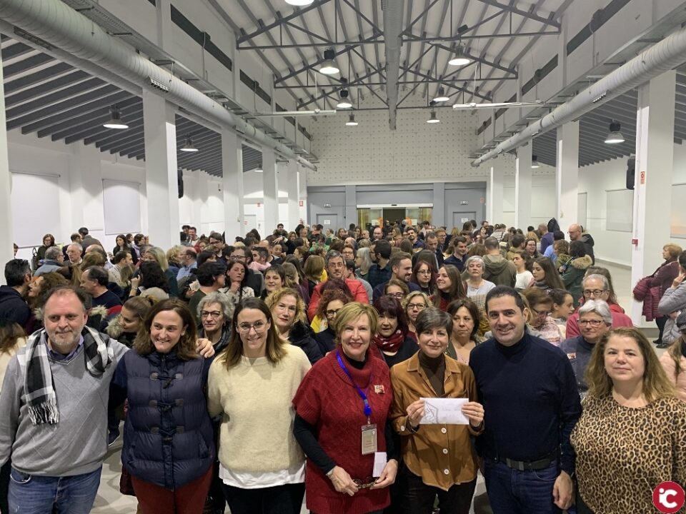 El Grup de danses Carrascal ha lliurat un any més la recaptació del donatiu que fan els participants com a poble en el Ban Reial