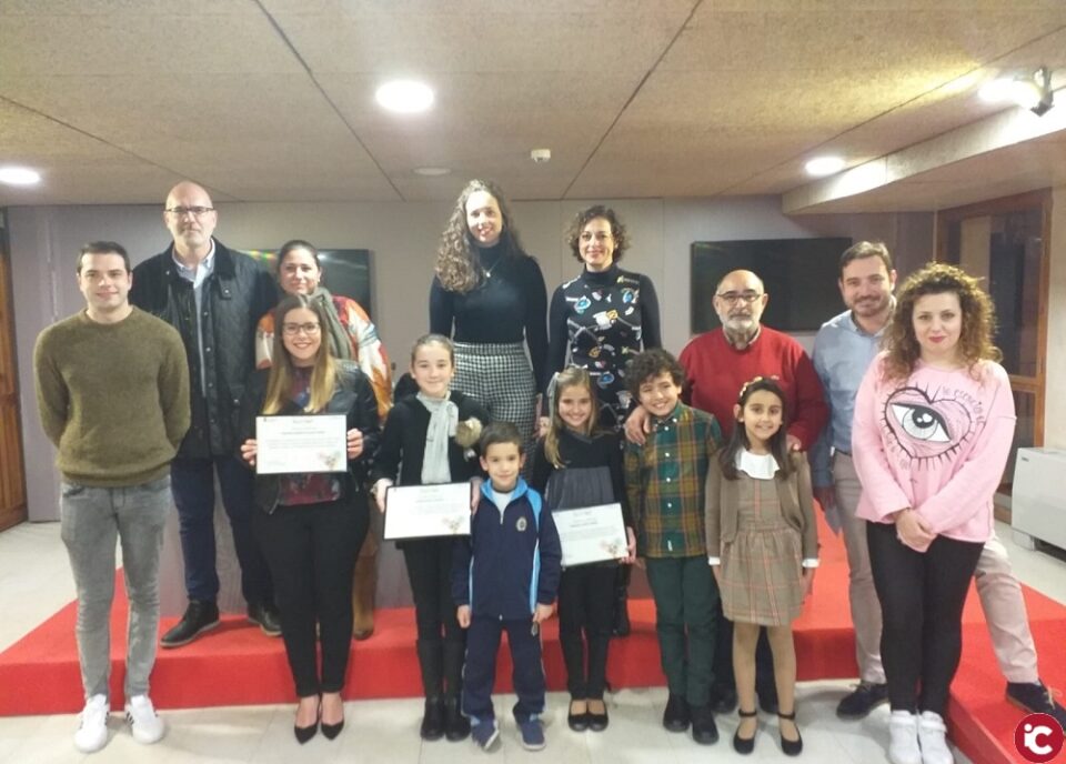 El Ayuntamiento entrega los premios Racó Net a las hogueras que mejor gestionaron sus residuos las pasadas fiestas del fuego