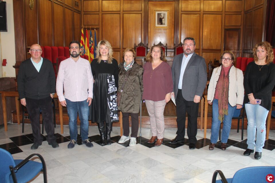 Els paqueters entreguen les donacions pel seu treball a dues entitats