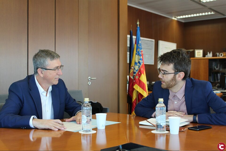 El alcalde reclama a la conselleria de Empleo y Sectores Productivos acciones para el sector del mármol y el comercio