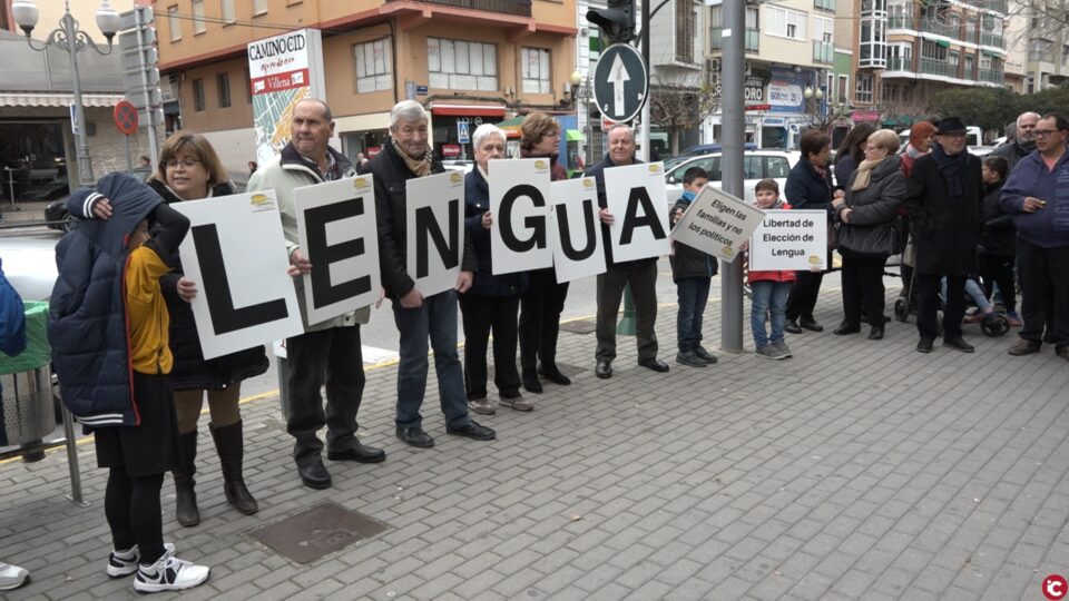 La asociación Hablamos Español se manifiesta contra la Ley de Plurilingüismo