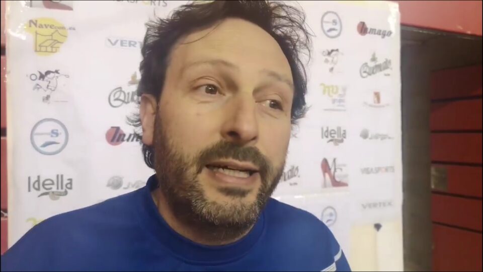 Mateo trata de explicar la derrota del Elda Prestigio por 11 goles de margen