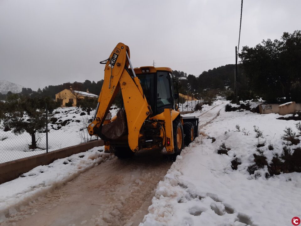 La Diputación de Alicante habilita una partida inmediata de 200.000 euros para la apertura de caminos municipales afectados por la borrasca Gloria